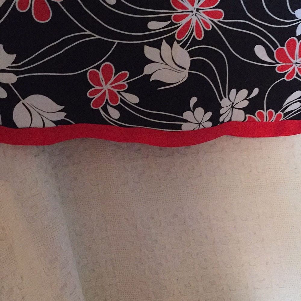 Flower Patterned Skirt - Picture 3 of 3